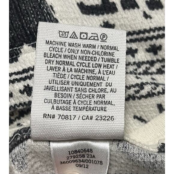 PINK Victoria's Secret Black and Cream Love Print Pajama Set - Picture 8 of 8